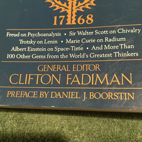 “The Treasury of the Encyclopedia Britannica,” oversized paperback - Picture 4 of 5